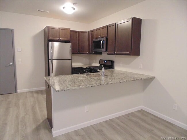 Foto del edificio - 2838 Fairfield Ave