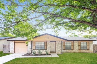 Building Photo - 5930 Cliff Valley Dr