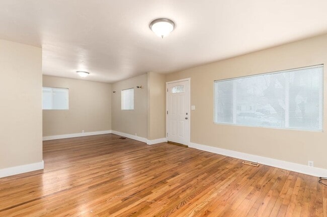 Building Photo - 3848 S 400 E