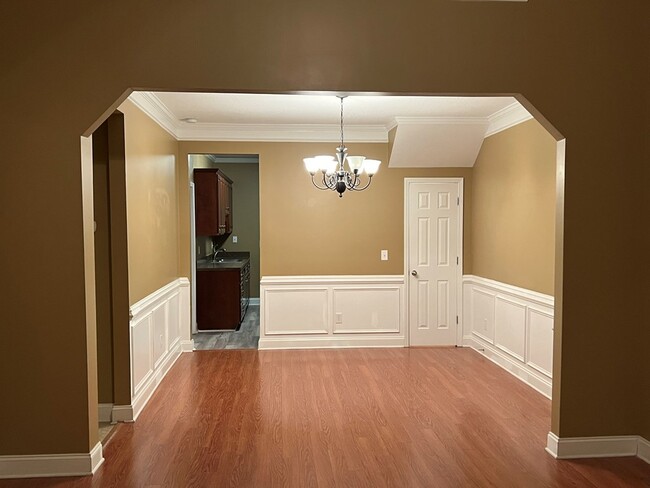 Building Photo - 2109 Reserve Ln