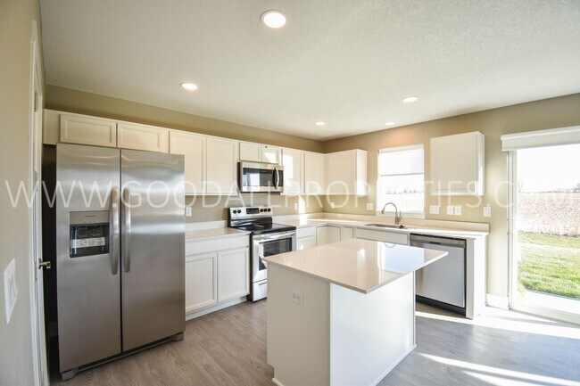 Building Photo - RENT SPECIAL!!! 4-Bedroom, 2.5-Bathroom 2-Story Home in DeSoto!!!