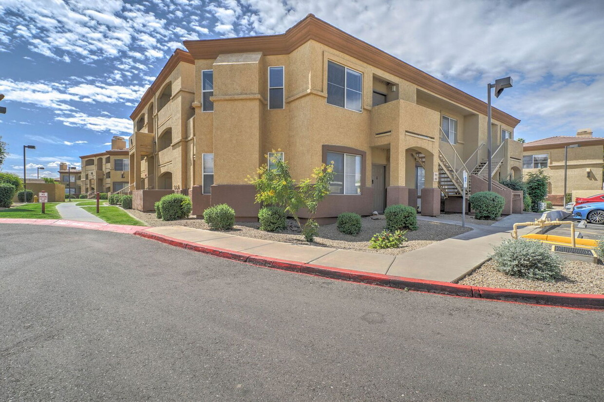 Primary Photo - 2134 E Broadway Rd