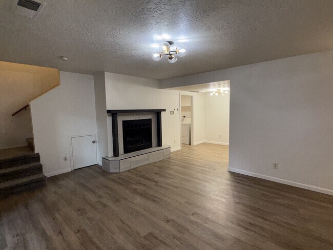 Foto del edificio - 5801 Lowell St NE