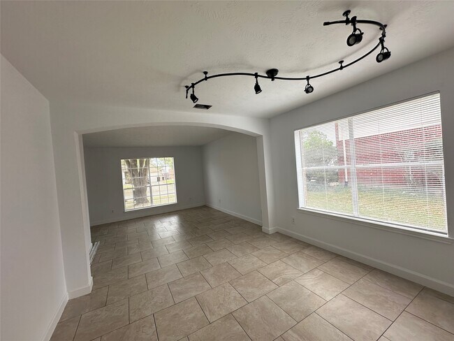 Foto del edificio - 19939 Arbor Creek Dr