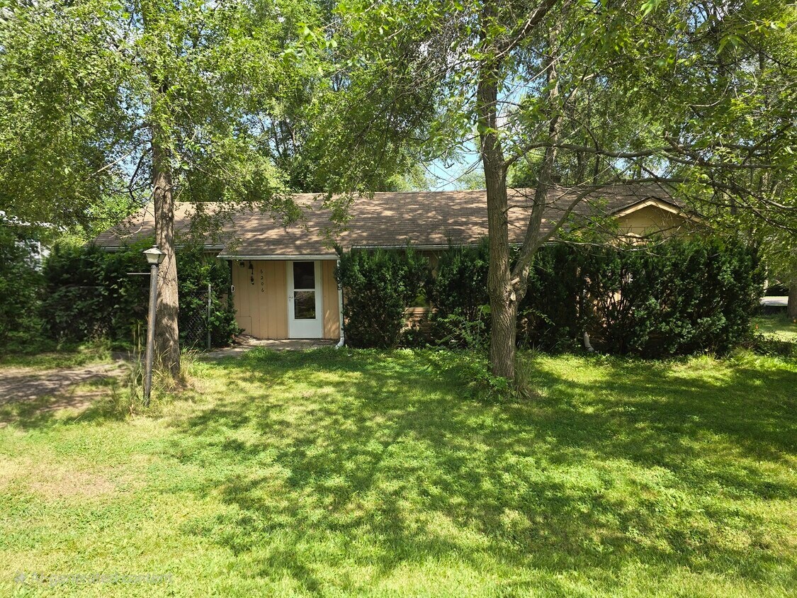 Foto del edificio - 6206 Hillcrest Rd