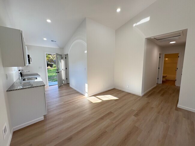 Foto del edificio - Hillside Dr