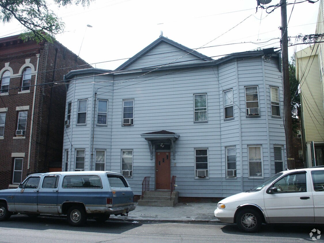 Foto principal - 63-65 Highland Ave