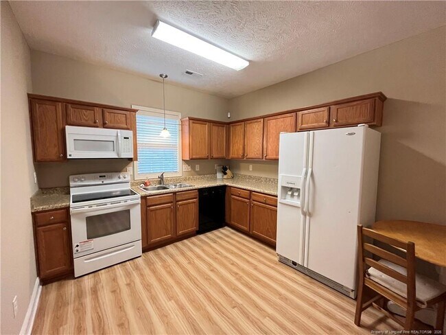 Foto del edificio - 1324 Jordan St