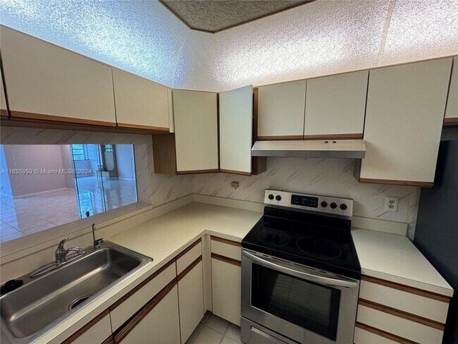 Building Photo - 3100 NW 42nd Ave