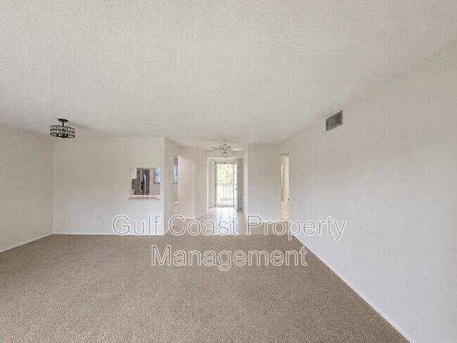 Foto del edificio - 3680 Ironwood Cir
