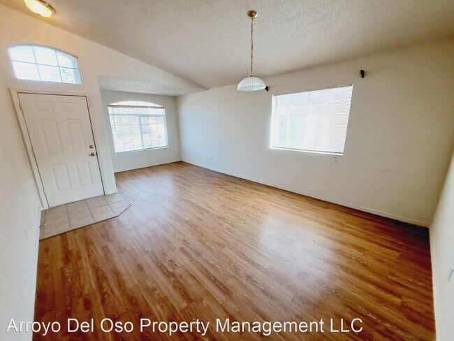 Foto del edificio - 3 br, 2.5 bath House - 3061 Desert Sage Av...