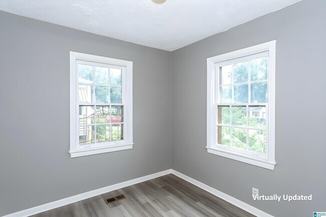 Foto del edificio - 340 McPherson Ave