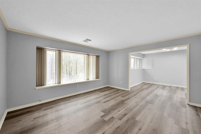 Foto del edificio - 2239 Pine River Dr