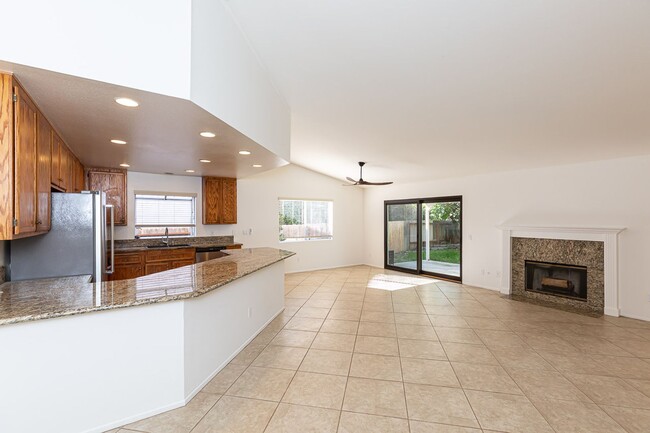 Building Photo - ***STUNNING SAN MARCOS 3 BED 2 BATH***OPEN...