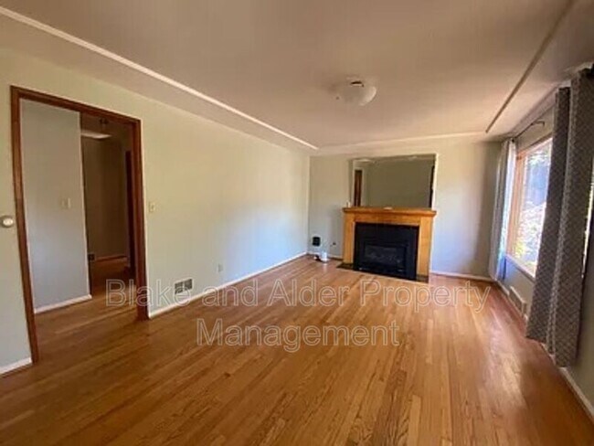 Foto del edificio - 6410 NE 33rd Ave