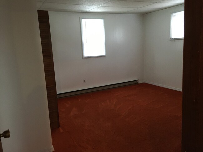 Dormitorio 2 - 1901 Woodland Rd