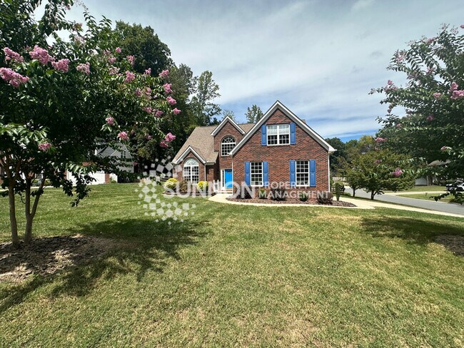 Foto del edificio - 4 Bedroom Home Near Birkdale Village