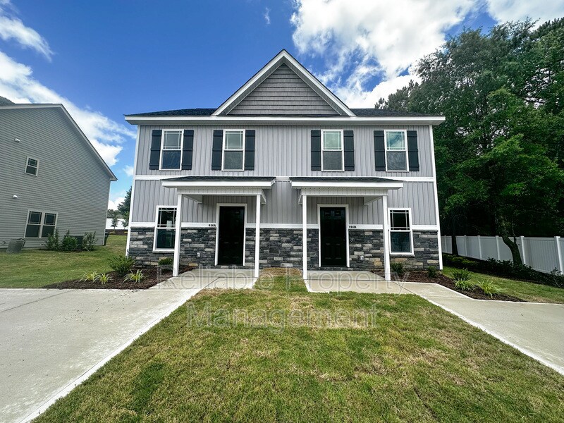 Foto principal - 916 Pond St