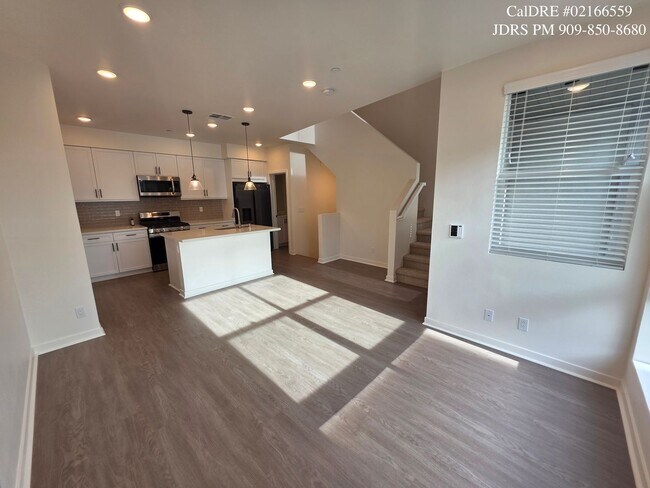 Foto del edificio - Rancho Cucamonga 3 Bedroom Condo