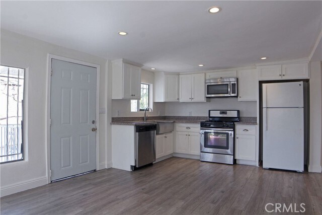 Foto del edificio - 466 Camulos St