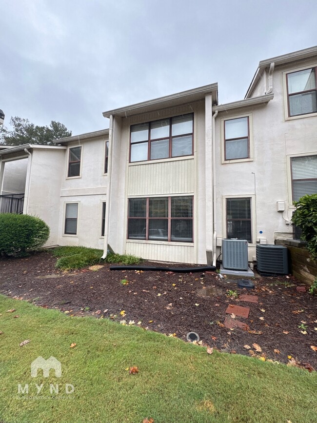 Building Photo - 1407 Huntingdon Chase