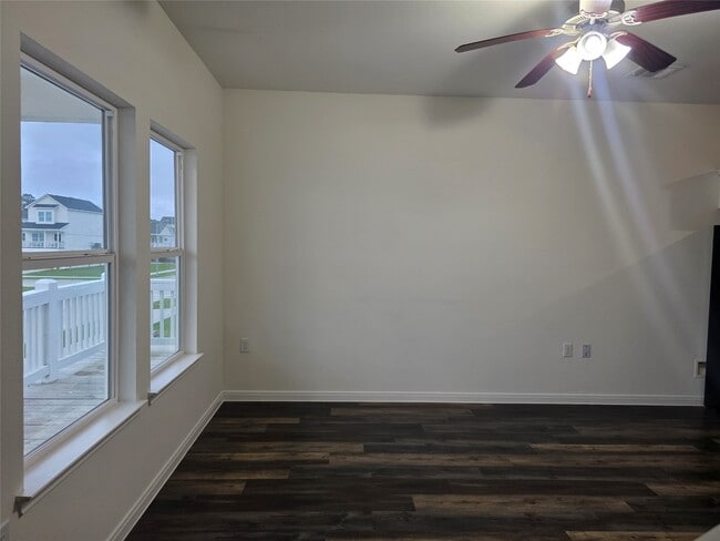 Building Photo - 6311 White Oak Dr
