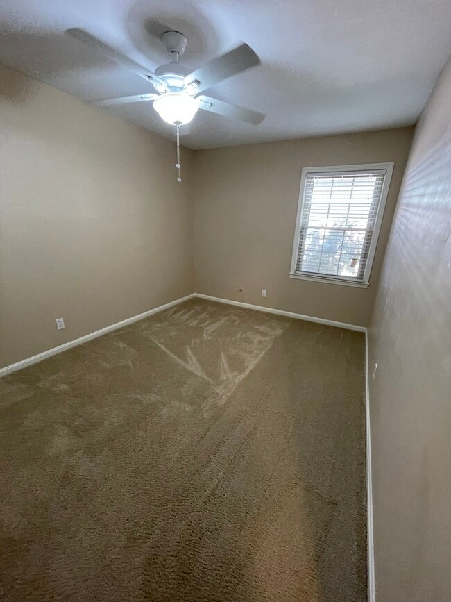 bedroom - 1934 Wildwood Ave