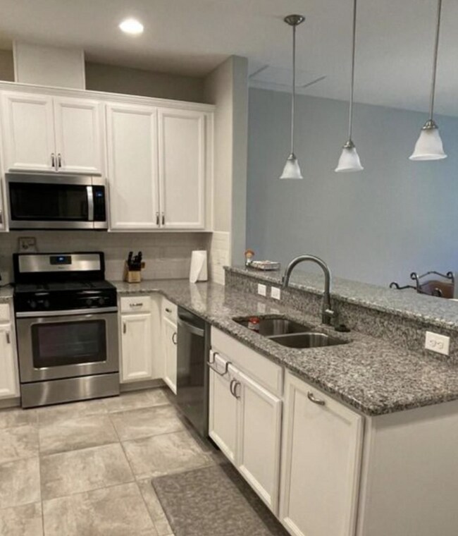 Foto del edificio - Addison Village Townhome!!!