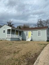 Building Photo - 1279 Estelle St