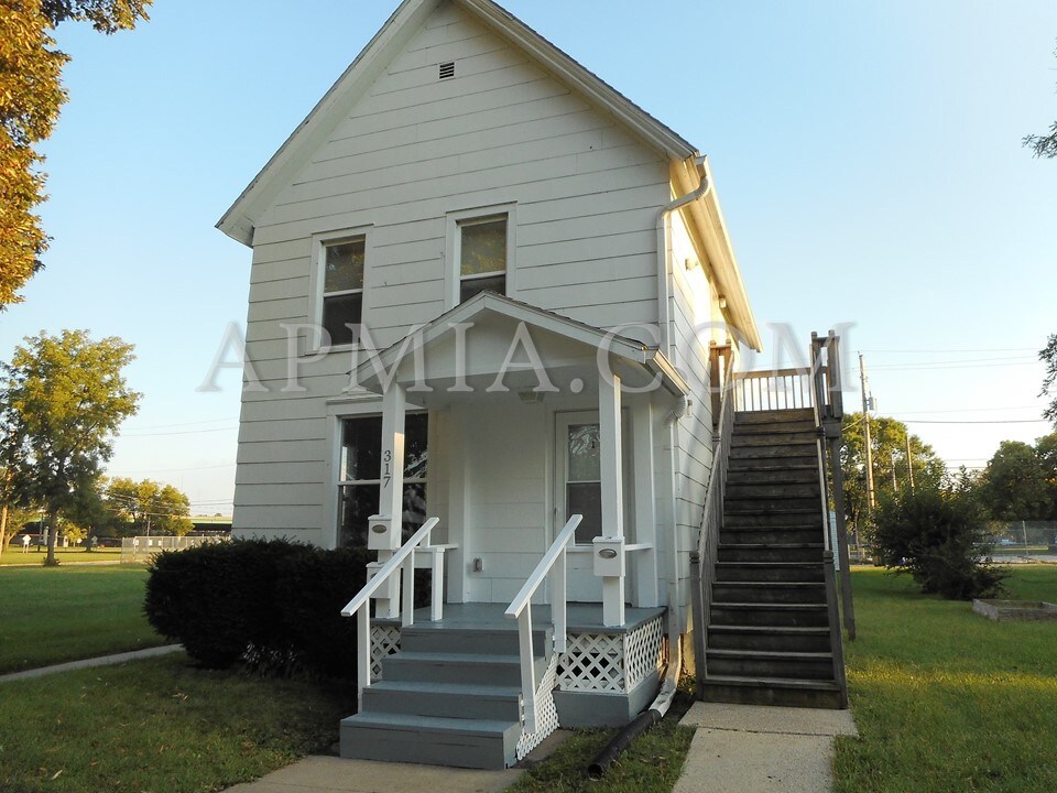 Primary Photo - 317 G Ave NW