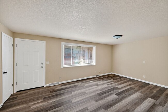 Foto del edificio - Spacious 4BR house  in Aurora