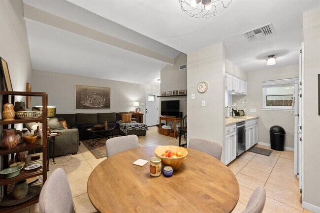 Foto del edificio - 12817 Hymeadow Dr