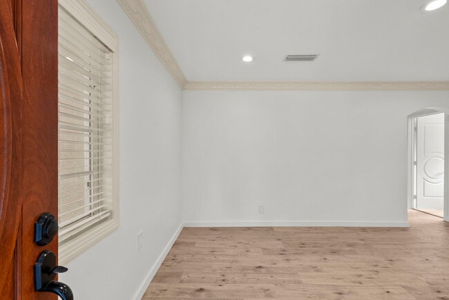 Foto del edificio - 18621 Bryant St