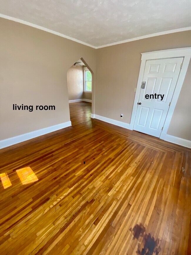 Foto del edificio - 23 Shirley Dr