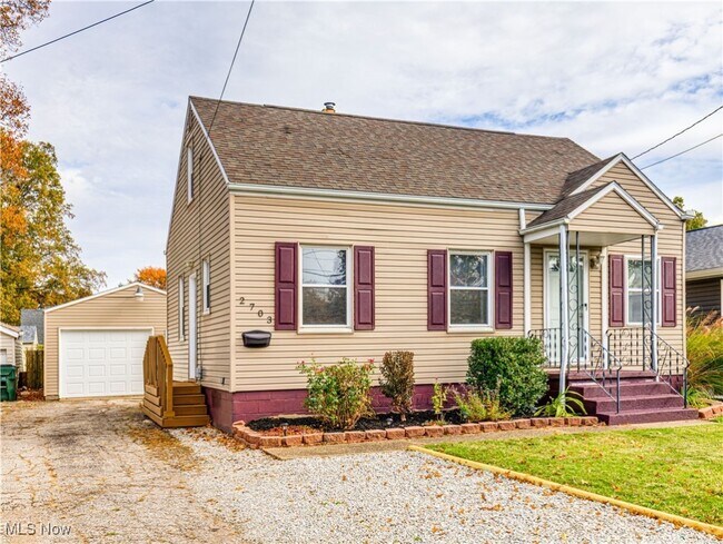 Foto del edificio - 2703 Oakwood Dr