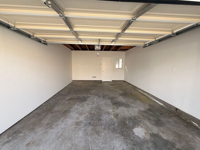 Foto del edificio - Beautiful 4 Bedroom Cypress House For Rent...