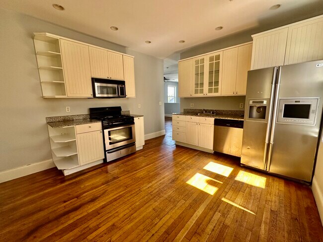 Foto del edificio - 731 Parker St