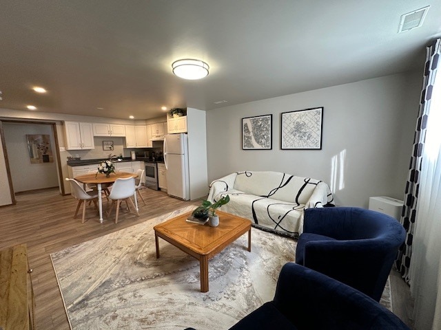 Building Photo - ALL-INCLUSIVE ONE BEDROOM – PRICE REDUCED!
