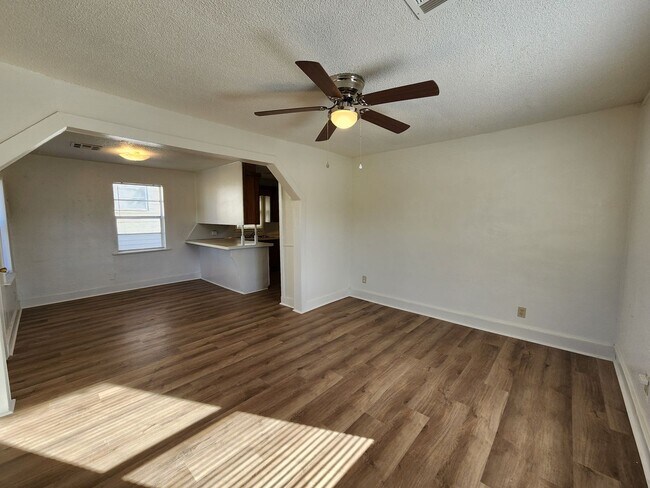 Foto del edificio - Cute 2 bed 1 bath house in Shawnee