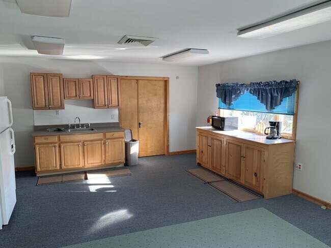 Building Photo - 116 Main St