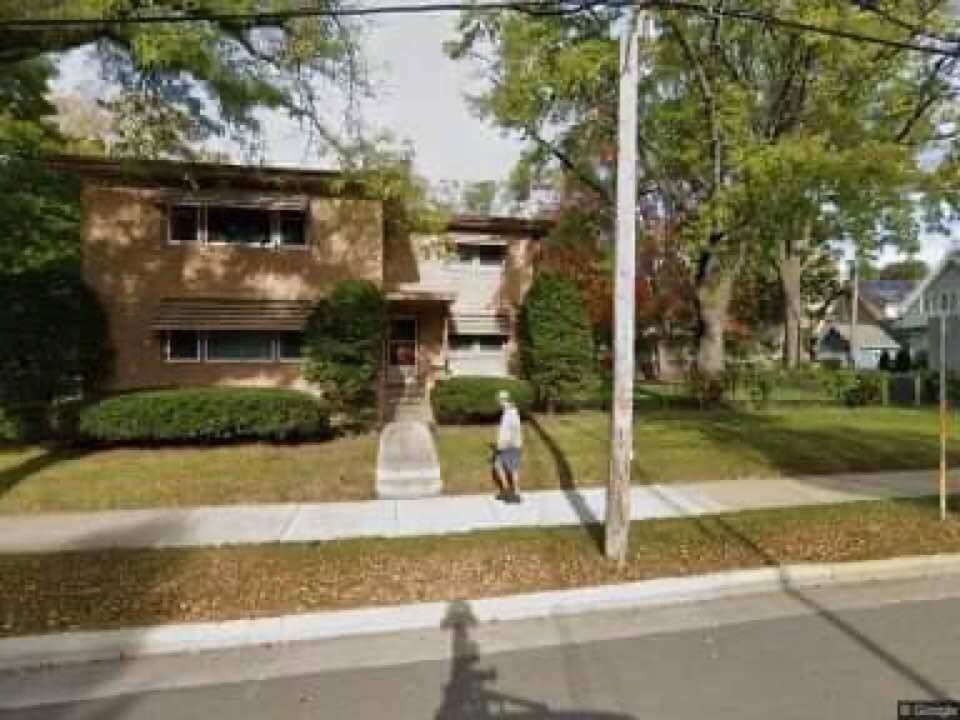 Primary Photo - 2820 Monroe St