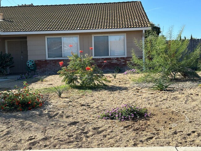 Foto del edificio - ATTENTION SENIORS 55 & Older- Welcome to L...