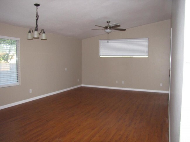 Foto del edificio - 8418 N Sayante Way