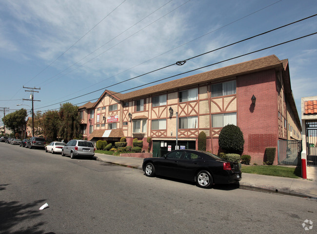 Building Photo - London Arms -14100-14030 CHADRON AVE