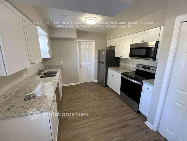 Foto del edificio - 4084 Briar Forest Rd E