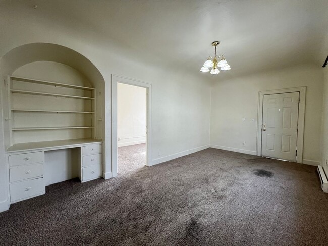 Building Photo - 652-652 W Lander St