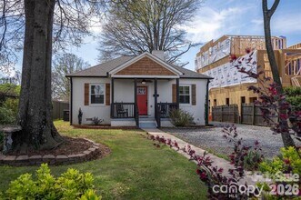 Building Photo - 307 E Peterson Dr