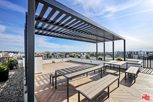 Foto del edificio - 3657 Motor Ave