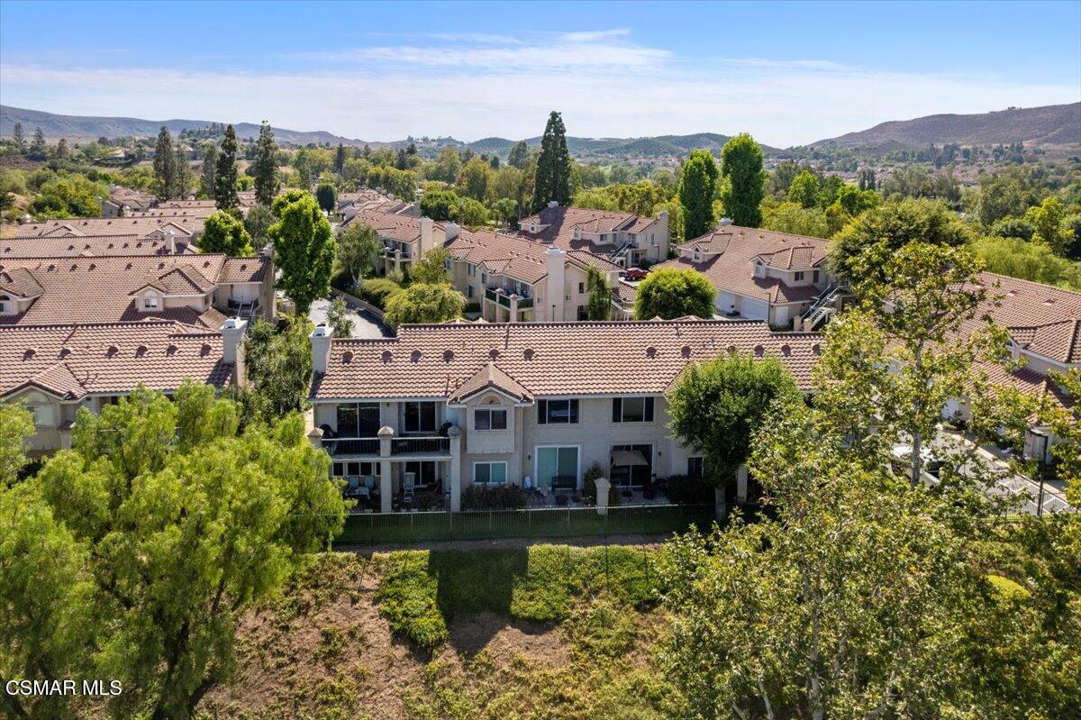 Primary Photo - 290 Ridgeton Ln