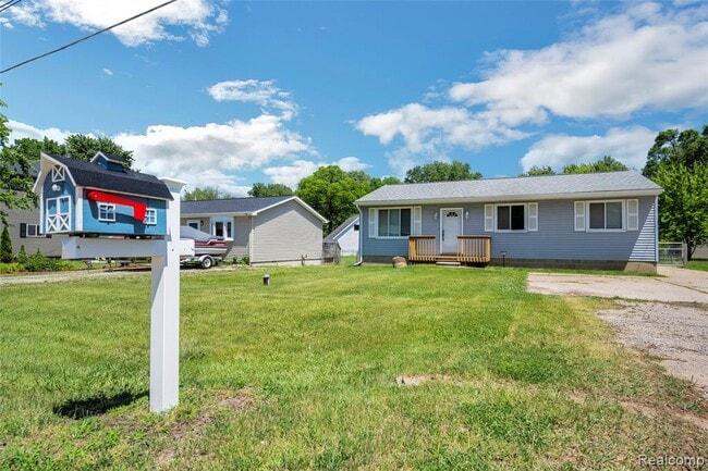 Building Photo - 9551 Kress Rd